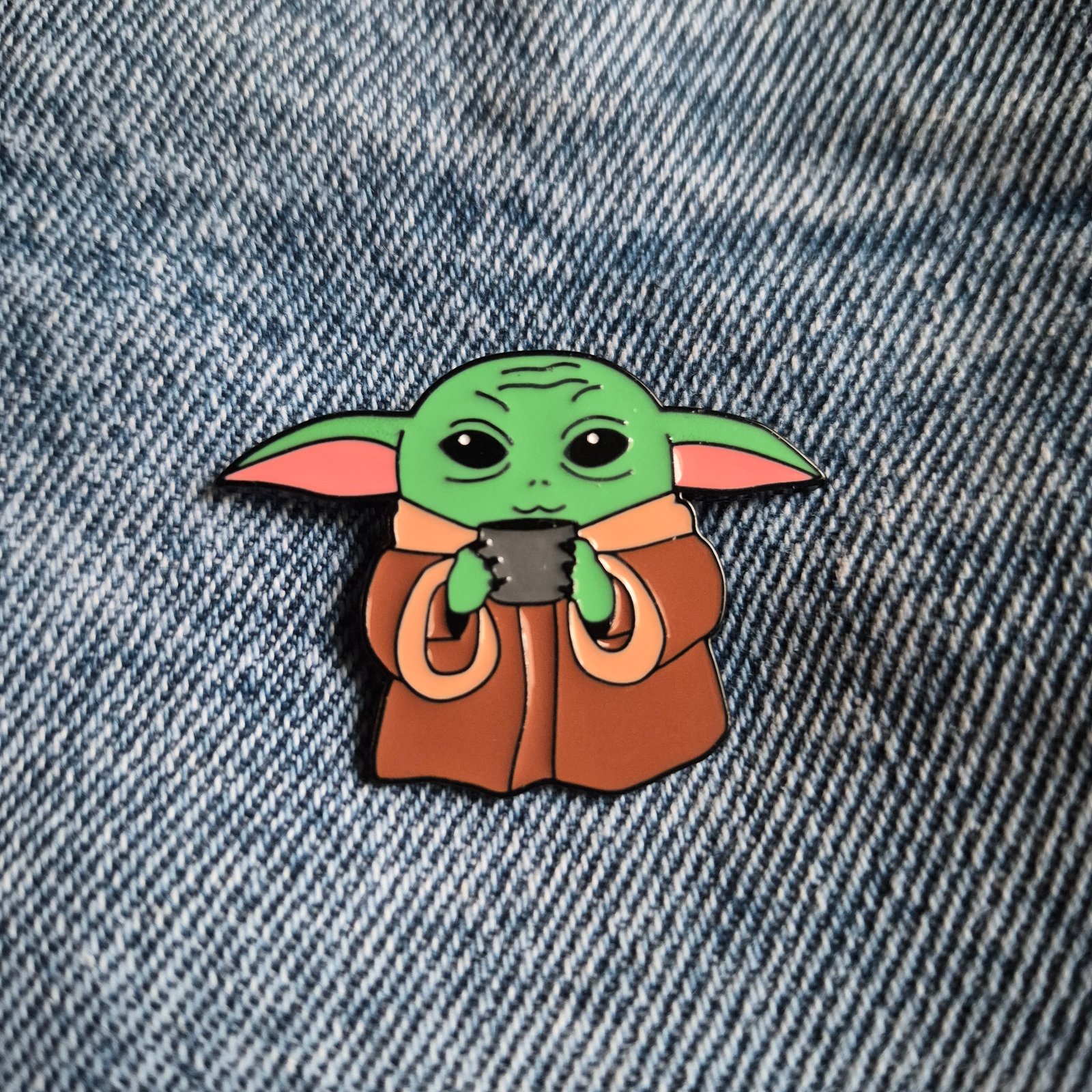 Pin Baby Yoda Cafecito